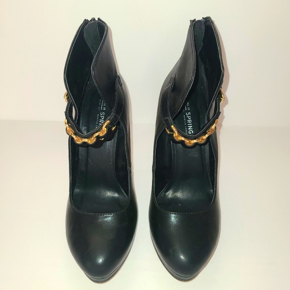 Heeled booties